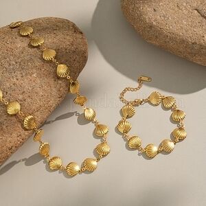 Gold Shell Necklace and Bracelet Set